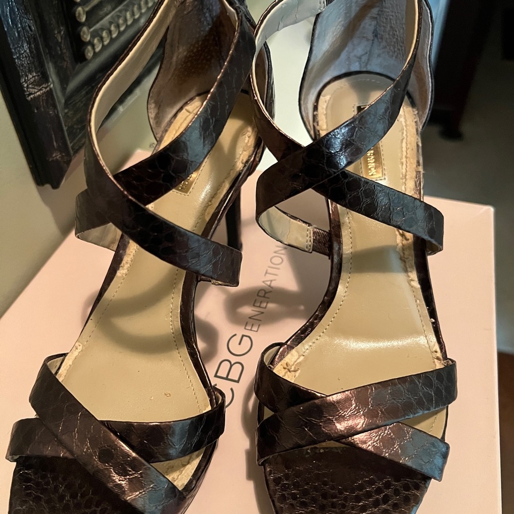 BCBGeneration Women's BRONZE Strappy Sandals